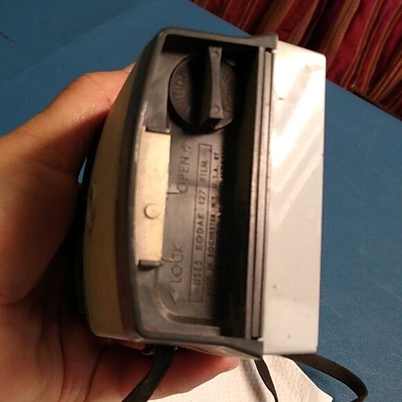 Kodak Brownie Fiesta Camera - Classic Black and White Design - Picture 6 of 7